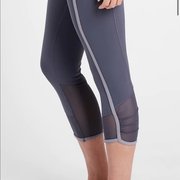 NWT Athleta Salutation Stash Pocket Crop, M - Picture 6 of 10